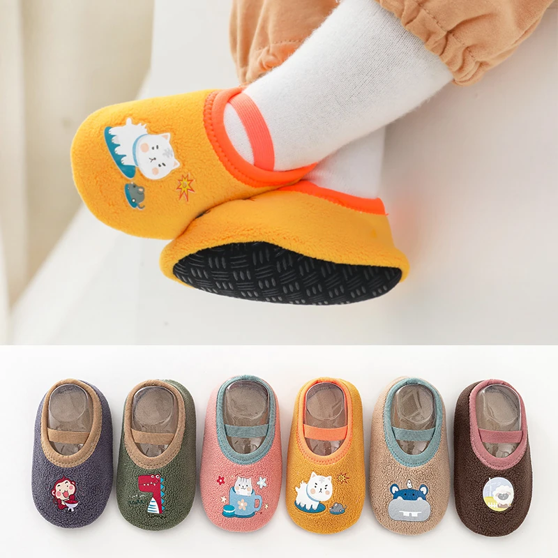 宝宝地板鞋加厚秋冬儿童防滑隔凉新生儿室内学步不掉跟软底鞋袜套