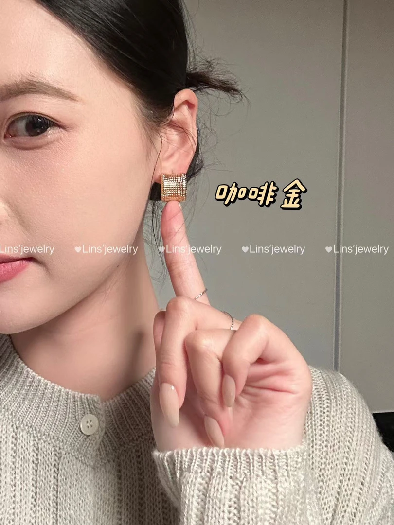 铜合金耳饰 雅丹风圆弧格纹通勤小耳钉~气质时尚百搭简约精致耳钉