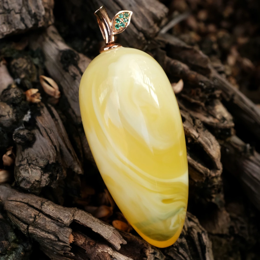 妖花小萝卜吊坠 18K镶嵌