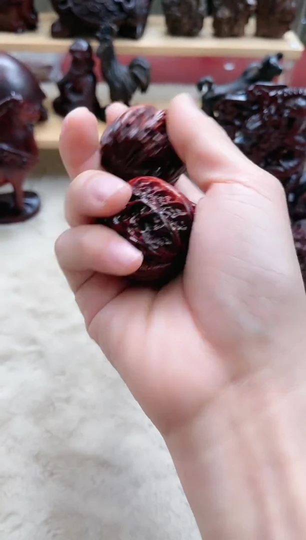 【闪购商品】雕刻木材核桃手球一对