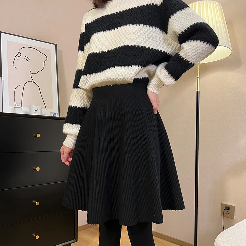 针织半身裙女2024短款打底裙高腰显瘦百搭黑色松紧腰A字裙潮春秋
