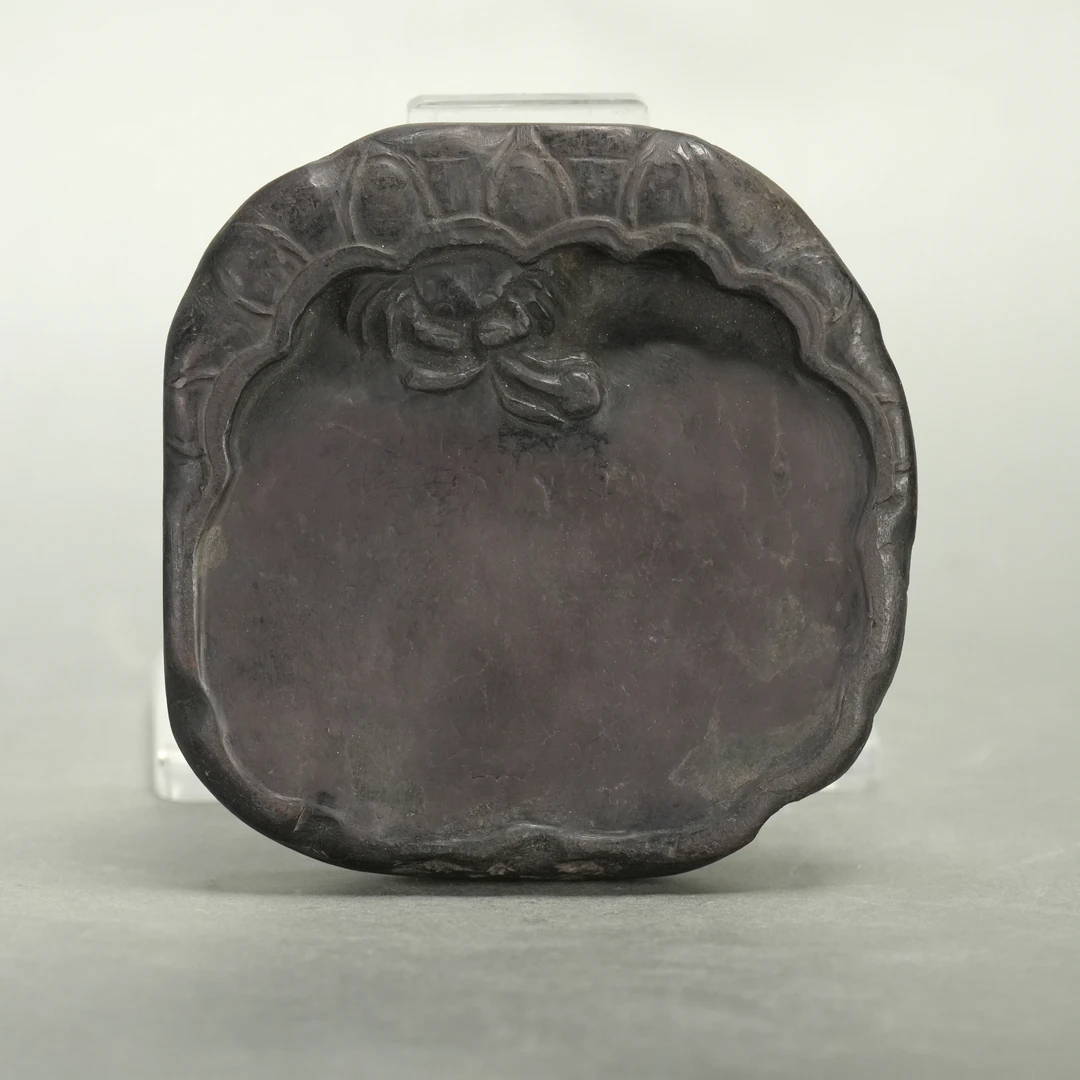 LOT 102606明晚期荷叶螃蟹纹端砚【古董拍卖】