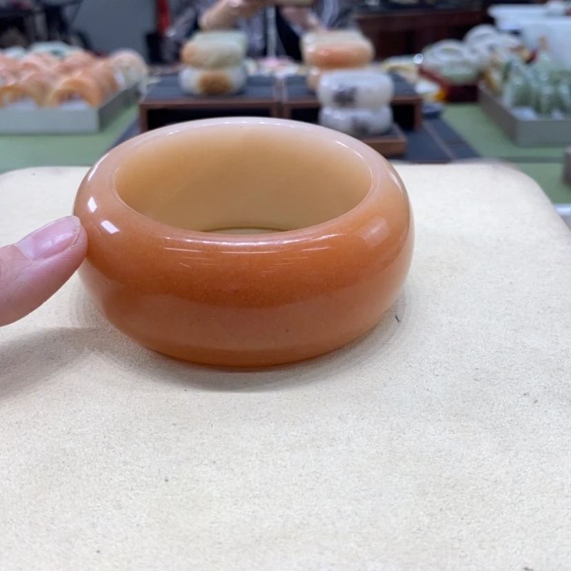 【闪购商品】石英质玉手镯未镶嵌