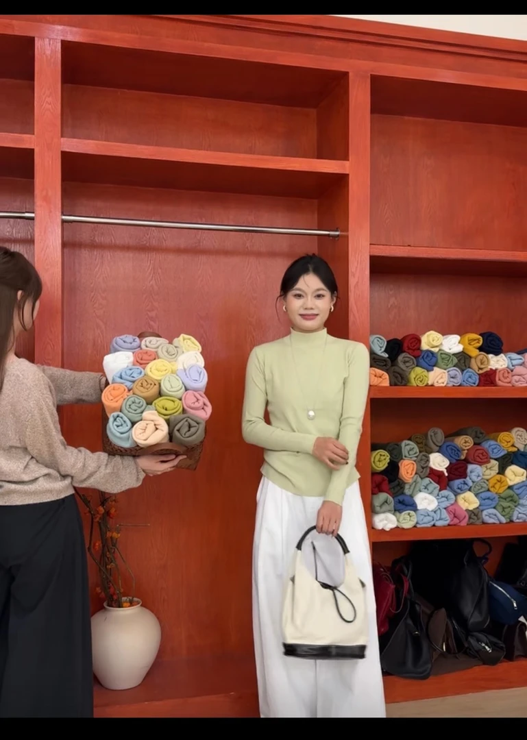 含30%羊毛打底中领