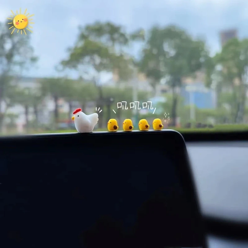 车载摆件卡通母鸡带仔饰品公仔可爱汽车中控台后视镜出风口装饰品