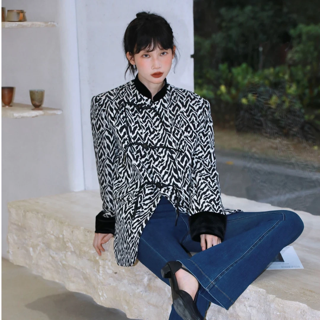 秋冬复古小众黑白豹纹宽松显瘦气质时尚国风盘扣后开叉拼接外套