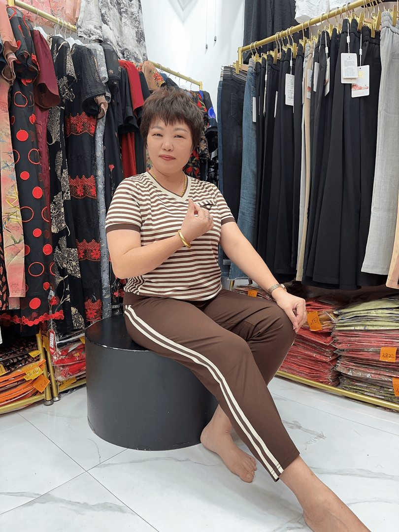 尤莱特夏季新款V领条纹假口袋弹力休闲套装8831