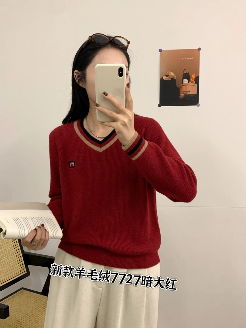 冬季新款V领撞色百搭时尚休闲毛衣7727
