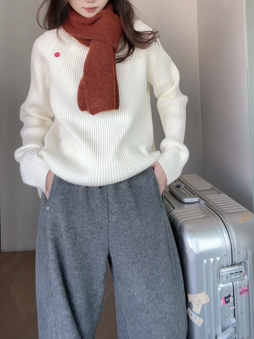 【杭州S姐精品女装】彩色扣坑条打底衫23146