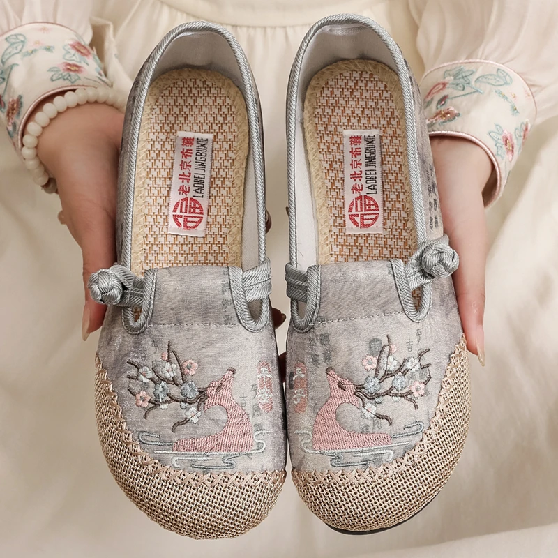 国风老北京布鞋女新中式透气绣花鞋软底防滑渔夫鞋平底舒适妈妈鞋