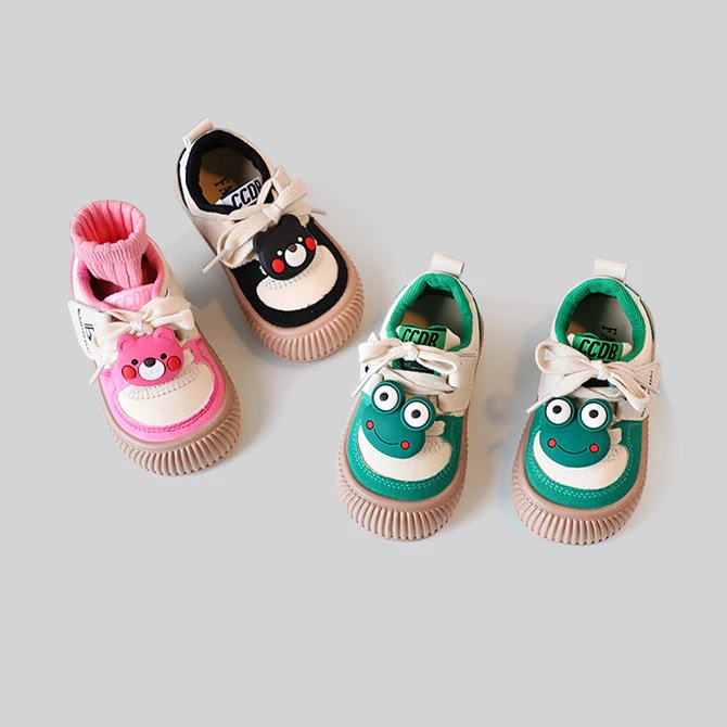 2023秋季新款儿童帆布鞋可爱小熊男女宝宝单鞋女童时尚板鞋防滑鞋