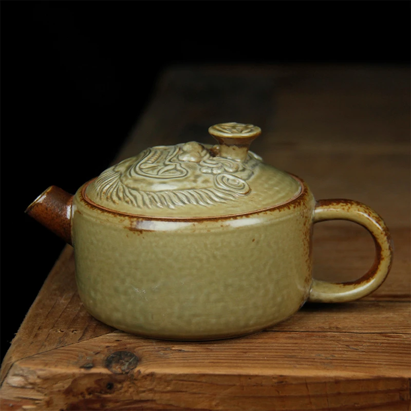 龙泉青瓷柴烧草木灰釉虎首双釉茶壶
