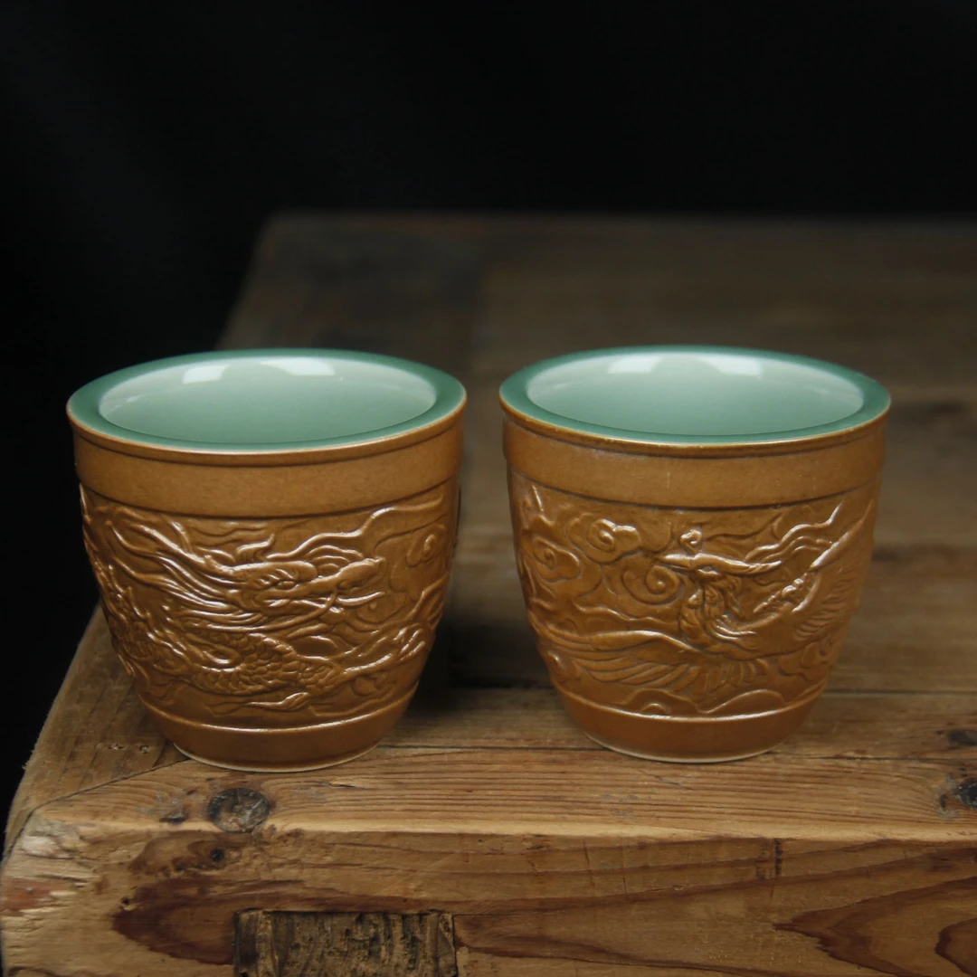 龙泉青瓷草木灰双釉龙凤对杯