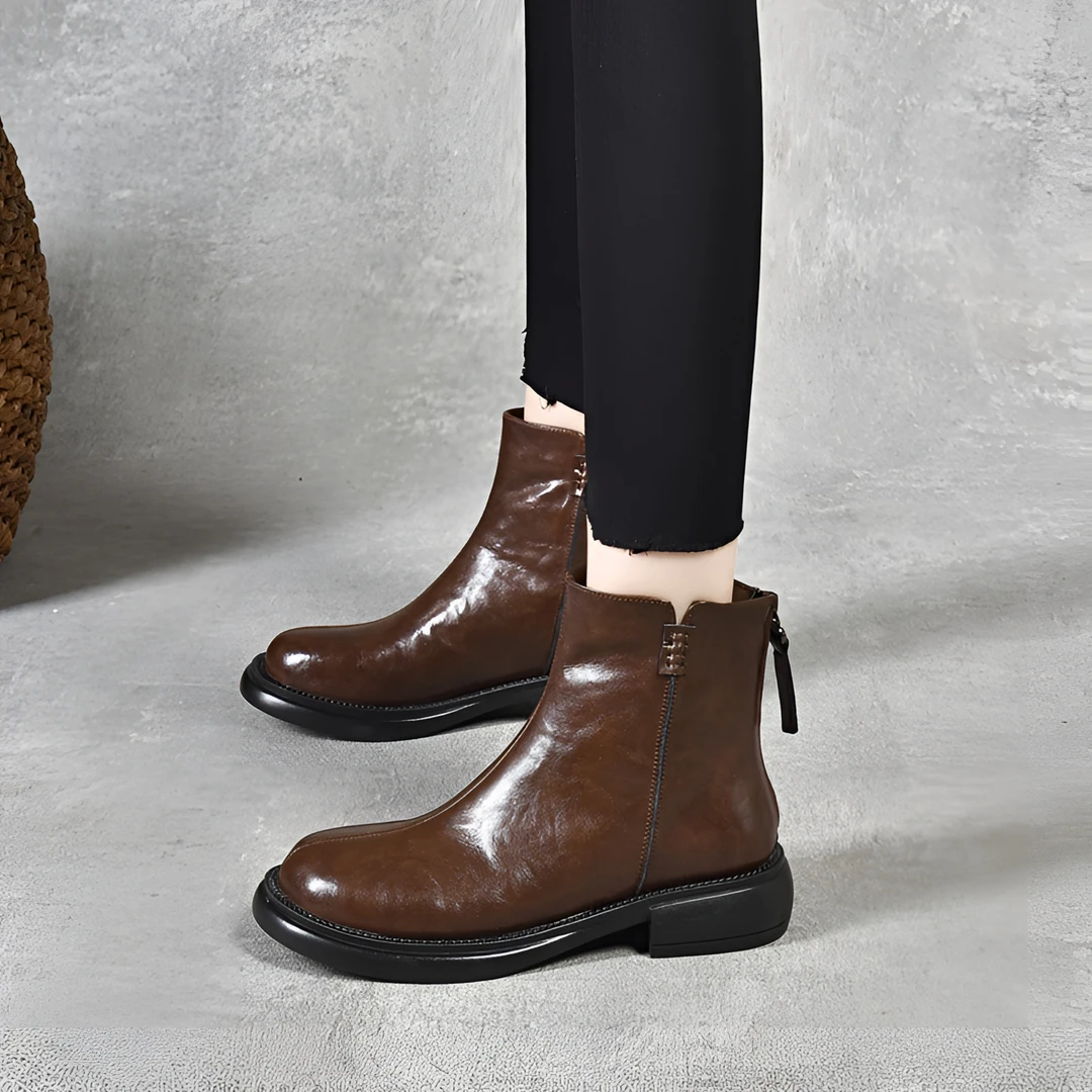 秋冬新品女靴时尚马丁靴中跟休闲真皮低跟软底百搭加绒短靴女