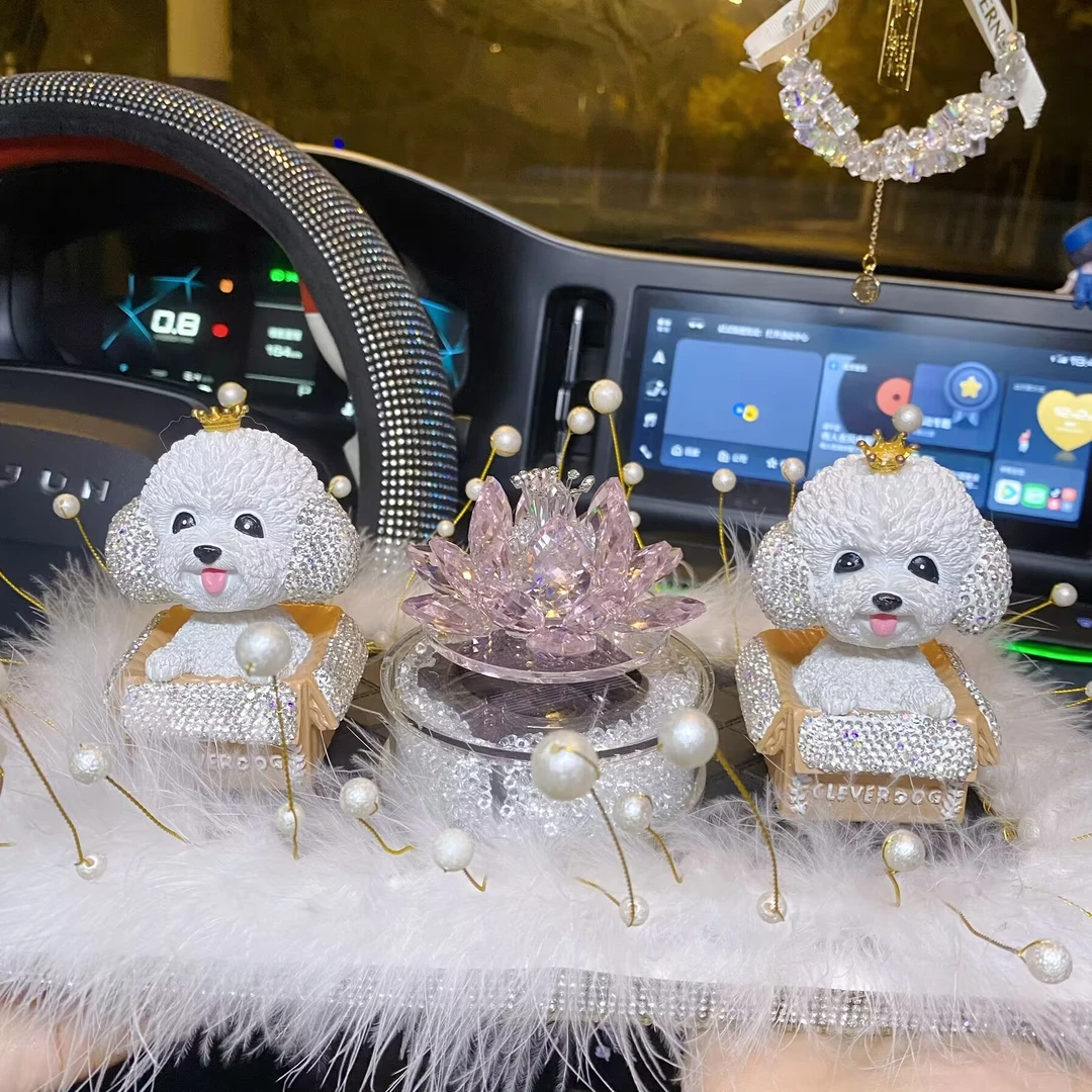 网红摇头小狗汽车摆件仙女必备车载摆件摇头狗汽车摆件车载摆件