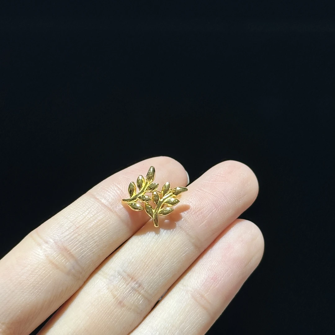 足金999 5G树叶耳钉 2.690