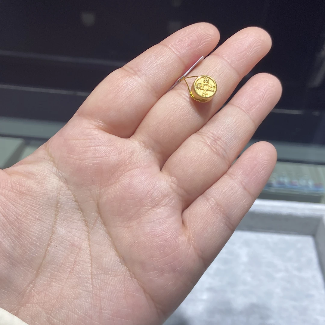 足金999 精品恭喜发财通孔 0.557