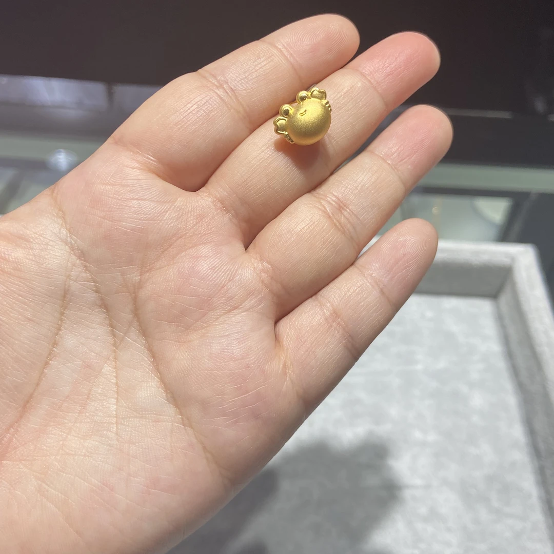 足金999 精品螃蟹通孔 0.814