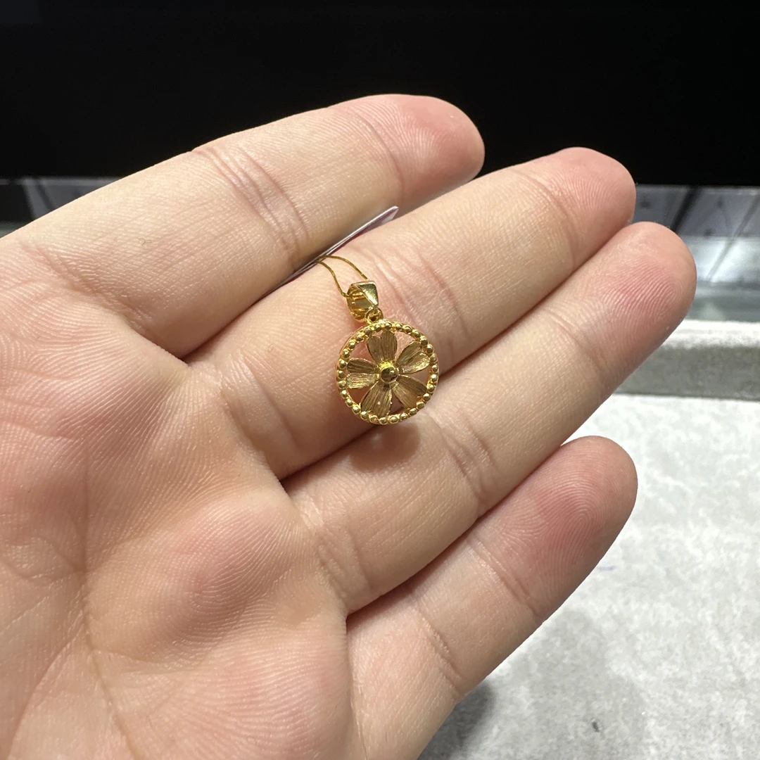 足金999 5G 五瓣花吊坠 2.042