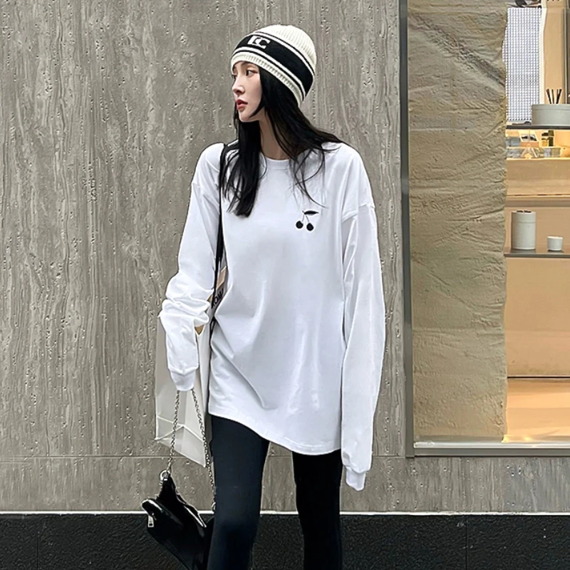 9241【乌】2025年春季小樱桃印花廓形落肩打底衫中长圆领长袖T恤女