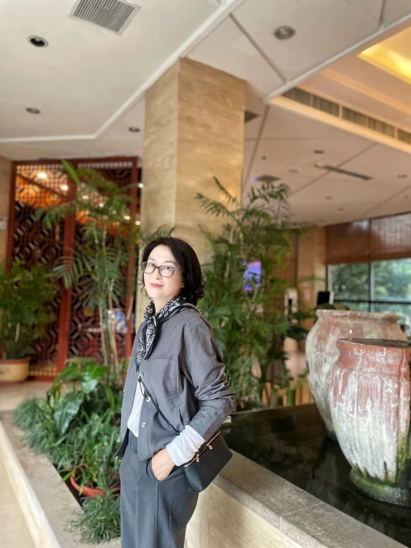 YGC【南港的秋】文艺复古圆领长袖简约薄外套秋季洋气气质WT2425