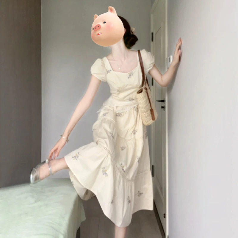 3371新款法式泡泡袖碎花连衣裙子女装气质茶歇小个子方领长裙