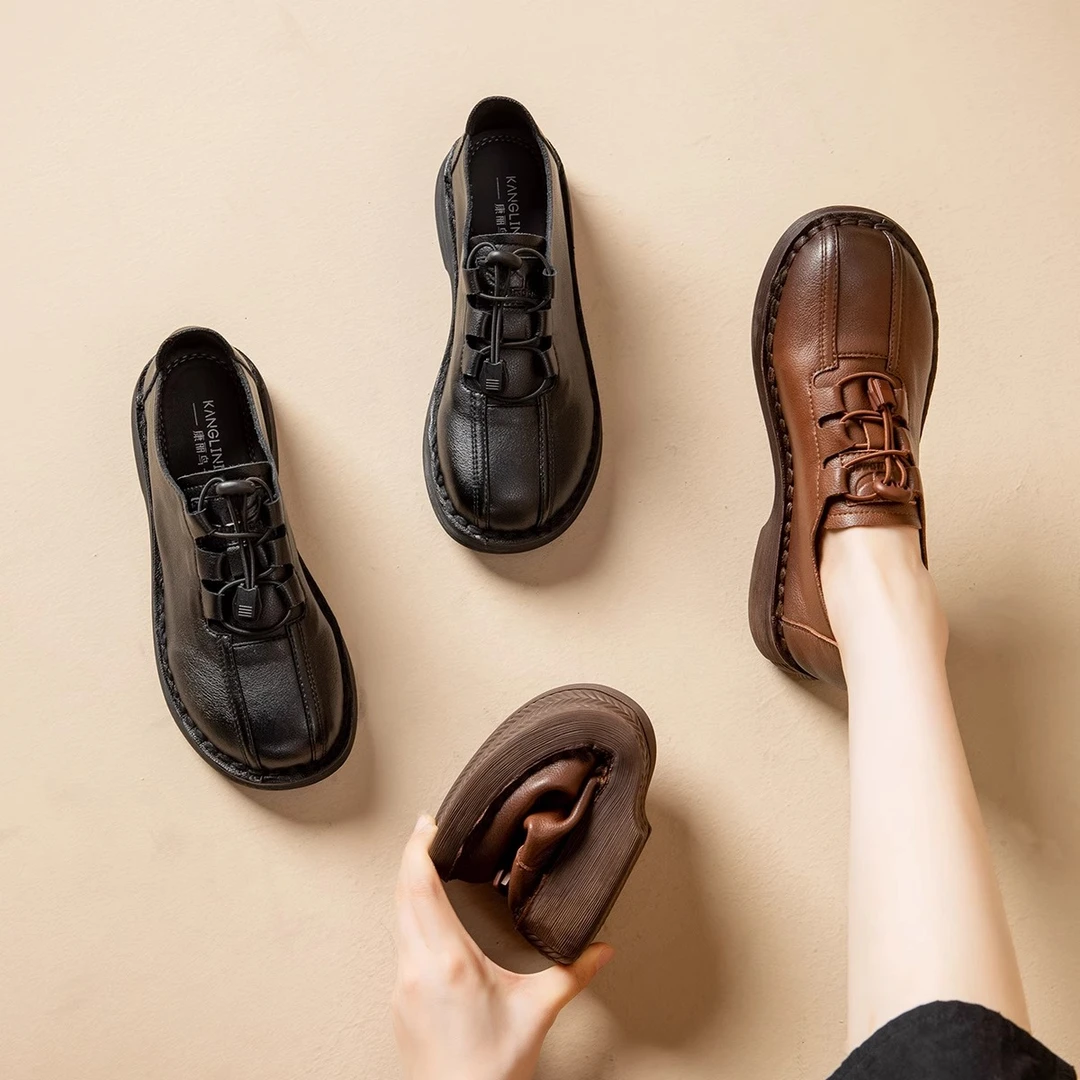 防滑软底妈妈鞋新款中老年皮鞋女老人女鞋中年鞋子舒适单鞋春秋款