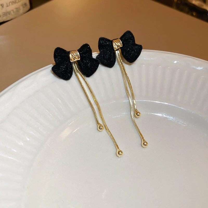 【品牌】银针黑色秋冬植绒蝴蝶结耳钉复古甜美耳环时尚气质轻奢百搭