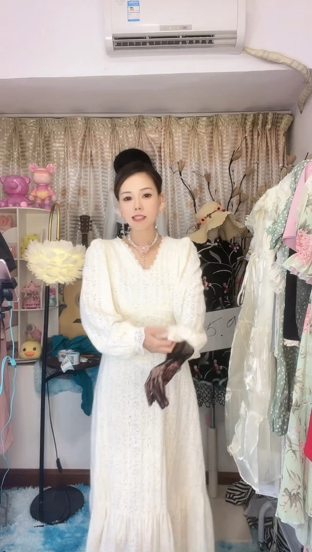 气质连衣裙毛衣连衣裙白色