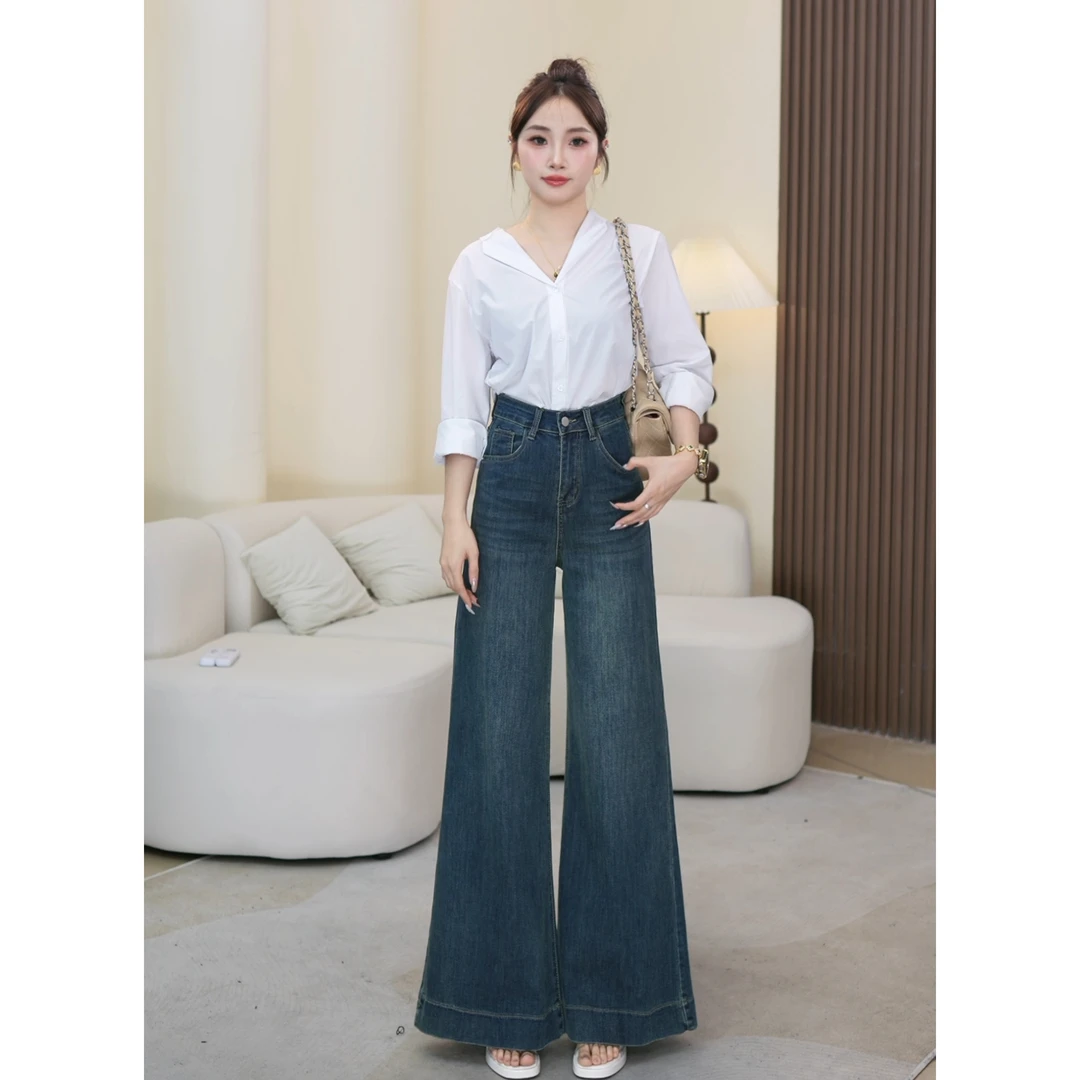 乔栈宽松不贴腿阔腿牛仔裤子女款爆款2025秋冬新款高腰显瘦喇叭裤