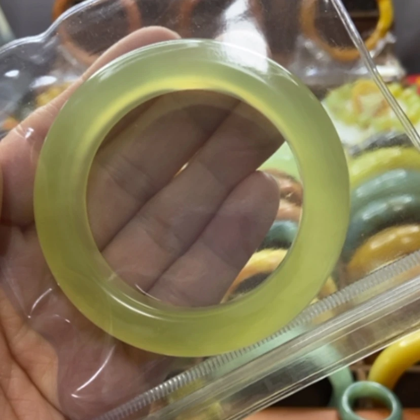 【闪购商品】蛇纹石玉手镯未镶嵌瑶**?