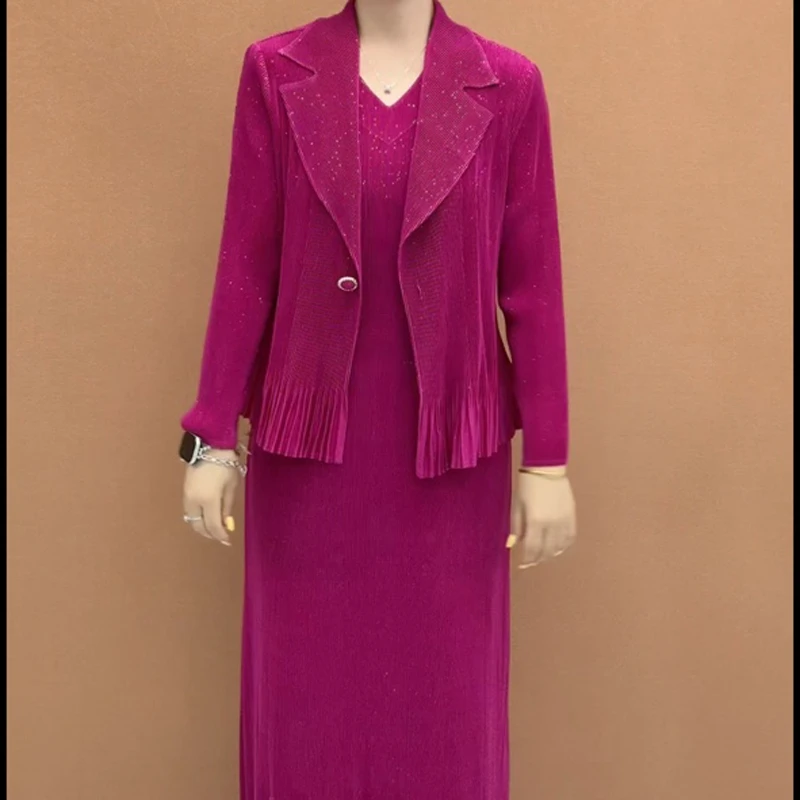 2024妈妈连衣裙褶皱秋季时尚长袖西装外搭气质大码显瘦纯色两件套