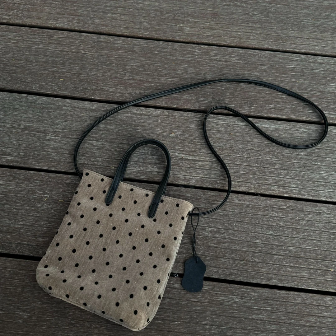 suwan今年小众流行手提包包时尚百搭波点斜挎小包休闲手机包女士