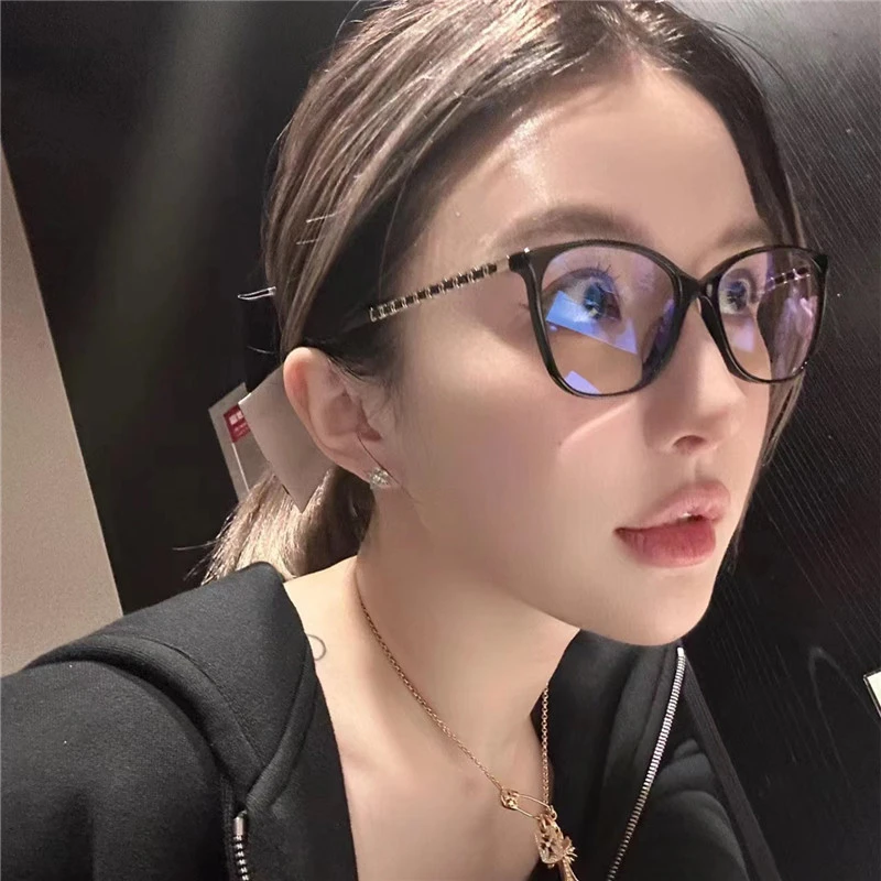 黑框猫眼眼镜轻奢高级感学生网红素颜韩版防蓝光白鹿TR链条编织腿