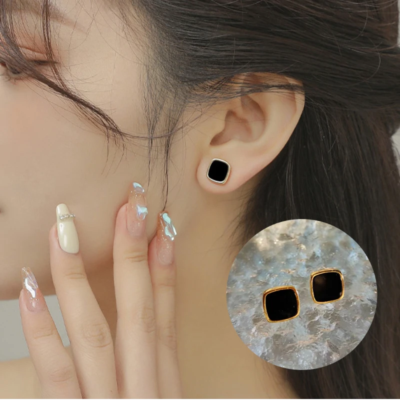 钛钢耳饰 复古高级感小耳钉 简约百搭方形黑金耳环 轻奢女性饰品