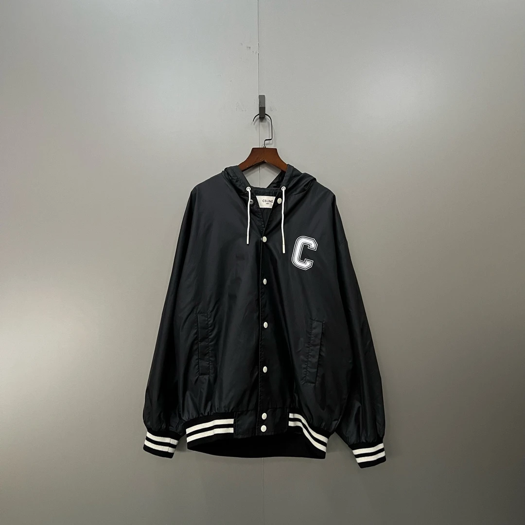 Celine 赛琳 黑色大C logo字母冲锋衣 36码/95新/公价10999/无