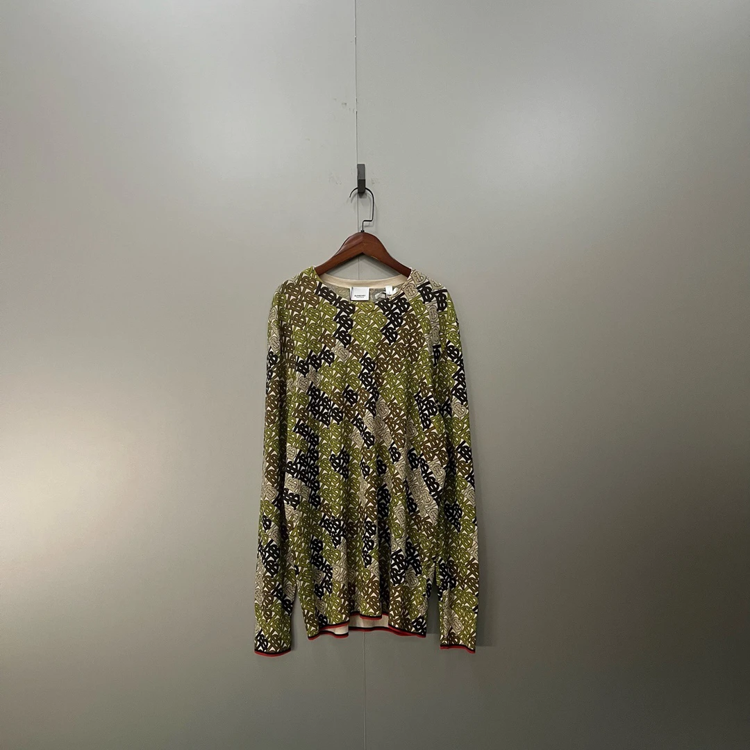 Burberry 巴宝莉 迷彩满印logo长袖 L码/95新/公价6000/无配件