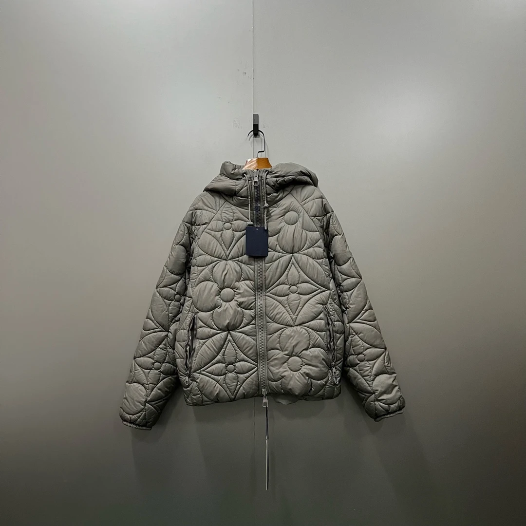 Louis Vuitton lv 灰色三花压纹双面羽绒服 44码/全新/公价28900/