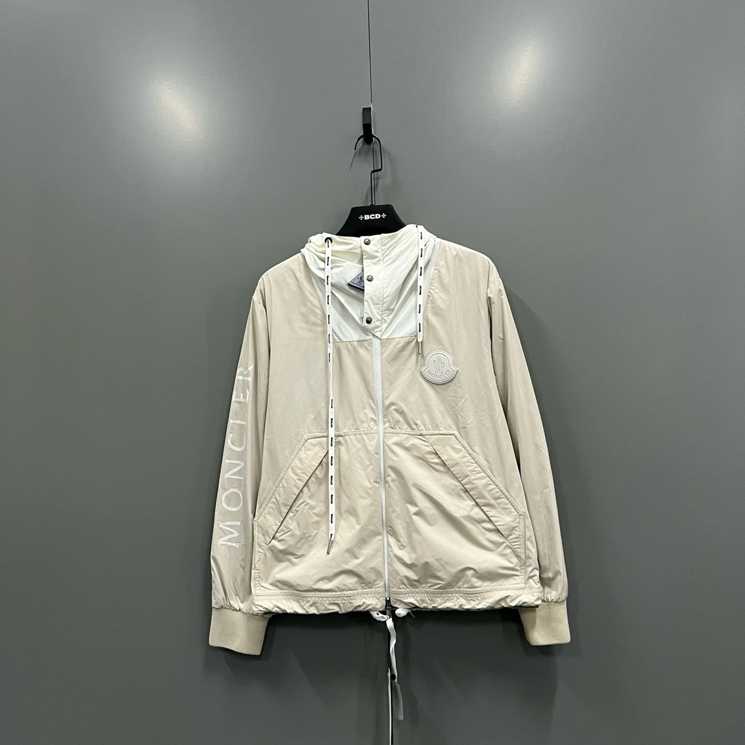 Moncler 蒙口 徽标logo双面穿着夹克 2码/98新/公价12000存放瑕疵