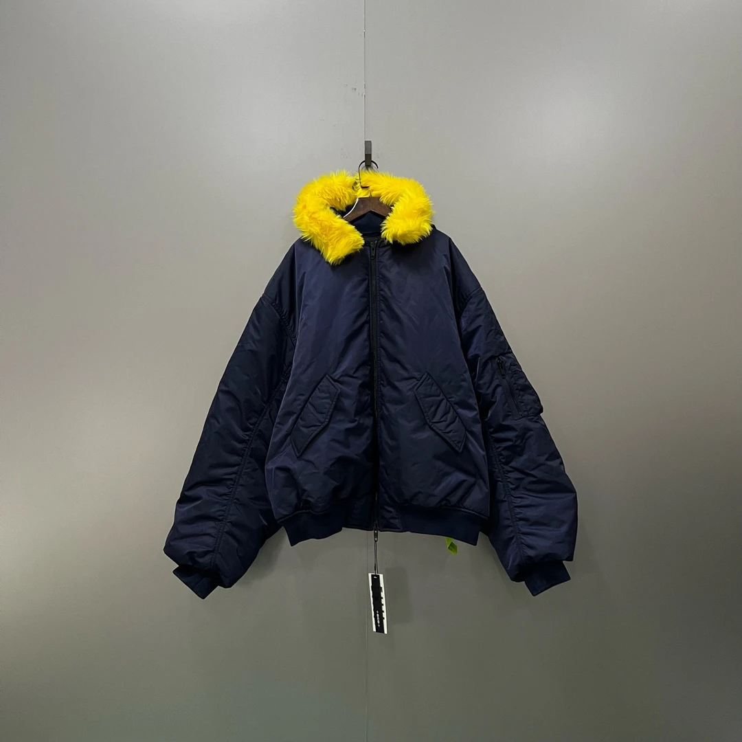 Balenciaga 巴黎世家 藏蓝色连帽毛领羽绒服 M码/98新/公价20691/
