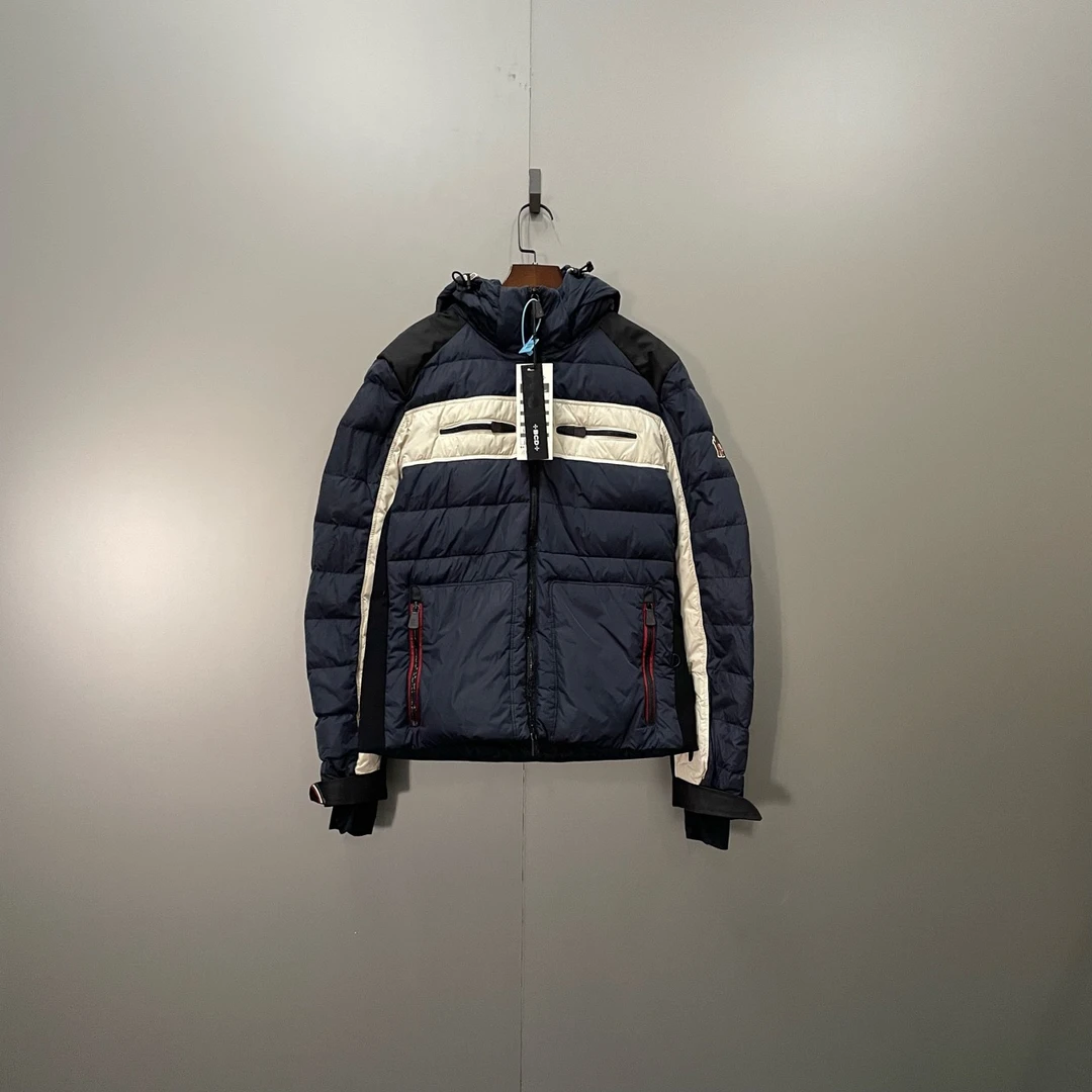 MONCLER 蒙口 拼色羽绒服 2码/95新/公价15000/无配件 fg205706