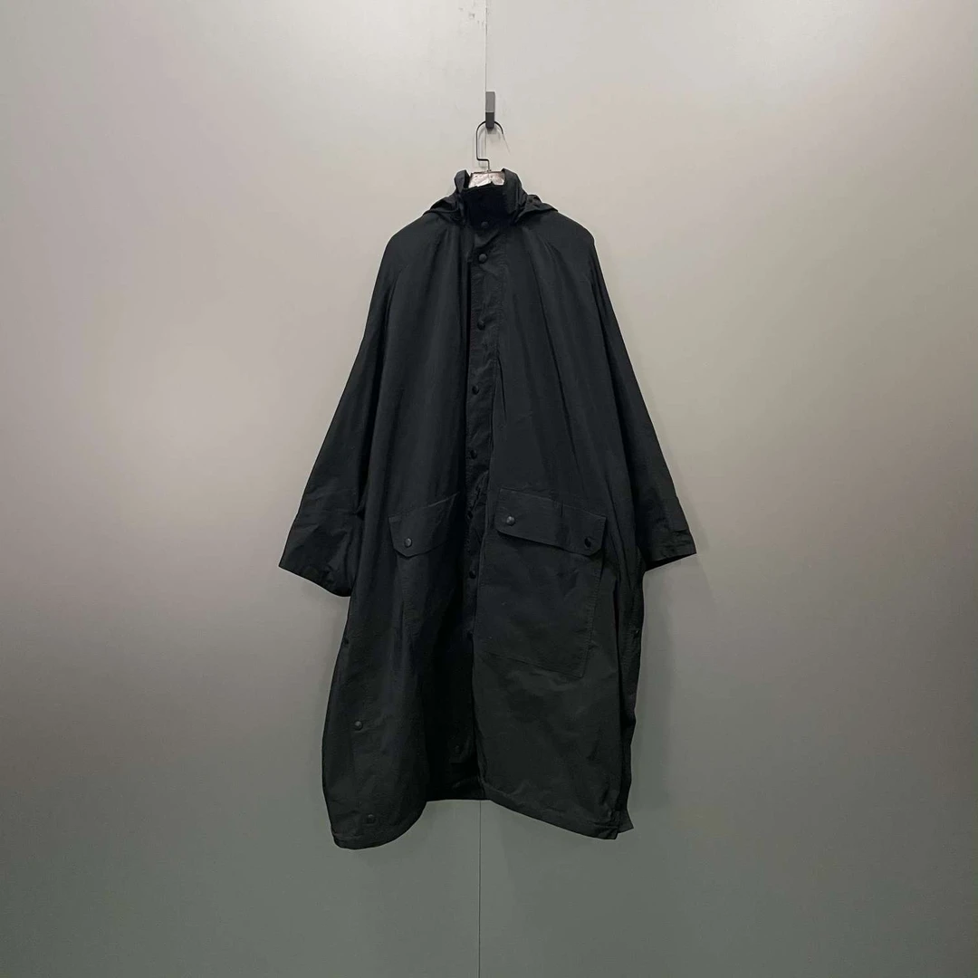 Balenciaga 巴黎世家 黑色背后大logo印花大衣 34码/95新/公价18