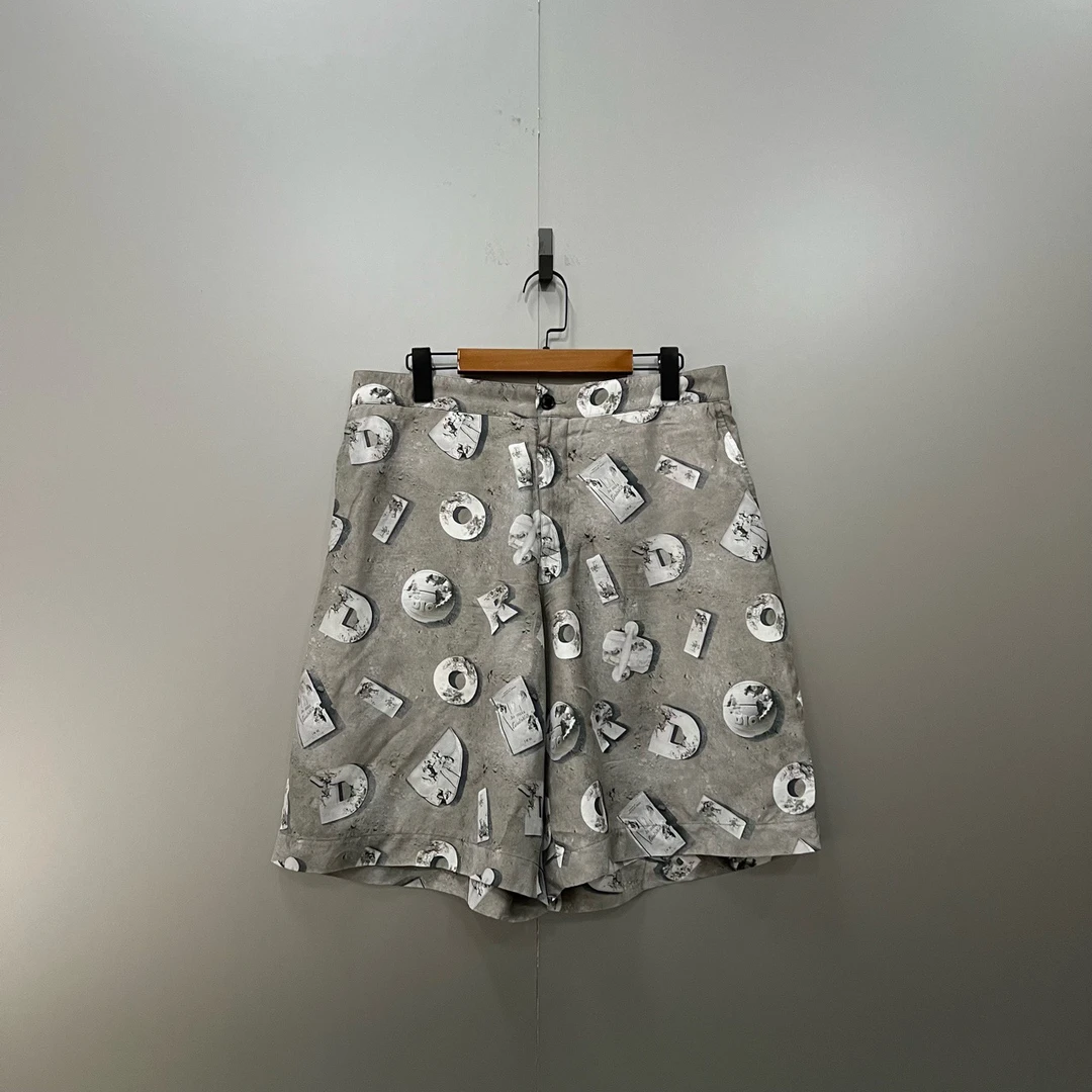 Dior 迪奥 满印字母logo短裤 48码/98新/公价10000/无配件 bc00