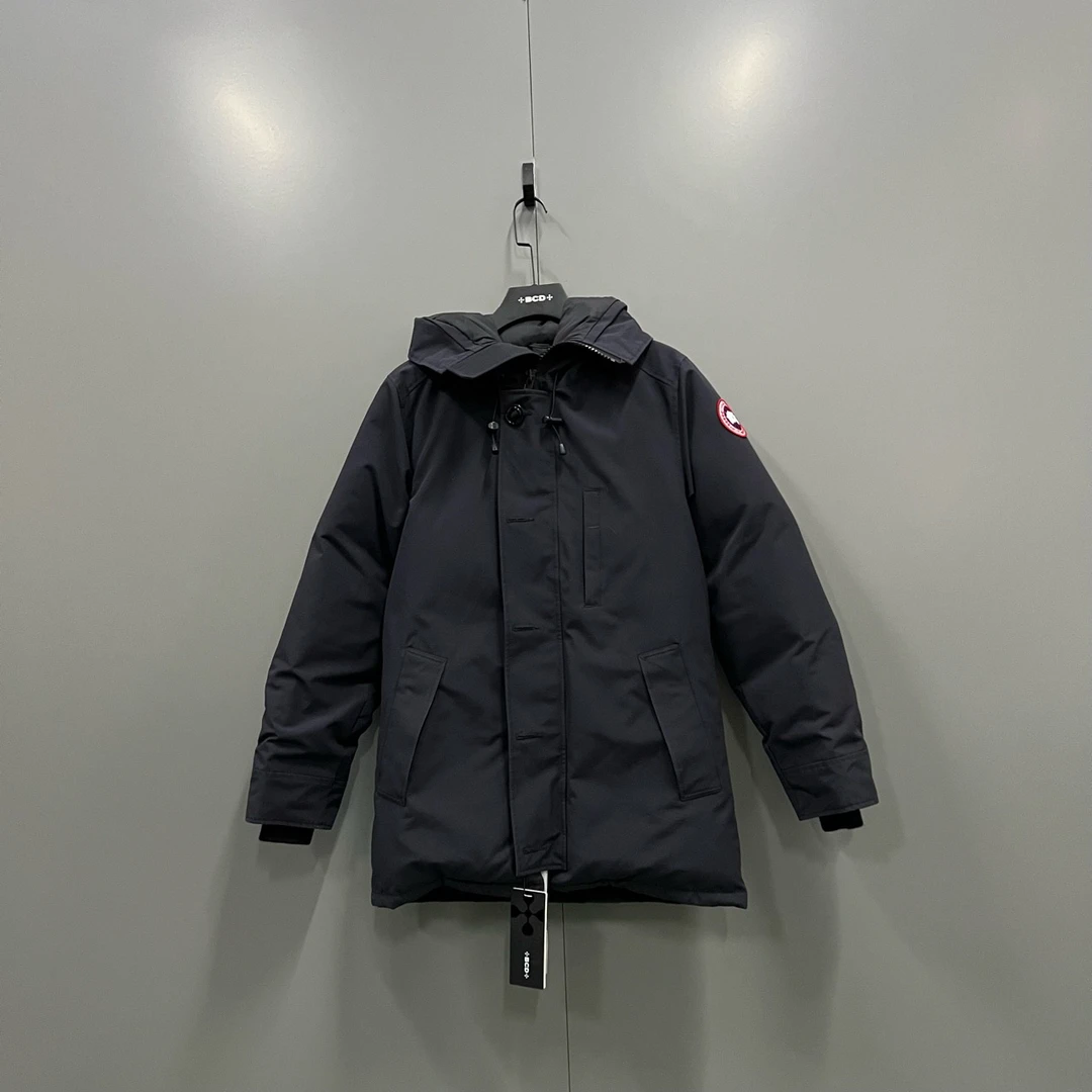 Canada Goose 加拿大鹅 徽标刺绣logo羽绒服 S码/95新/公价10000