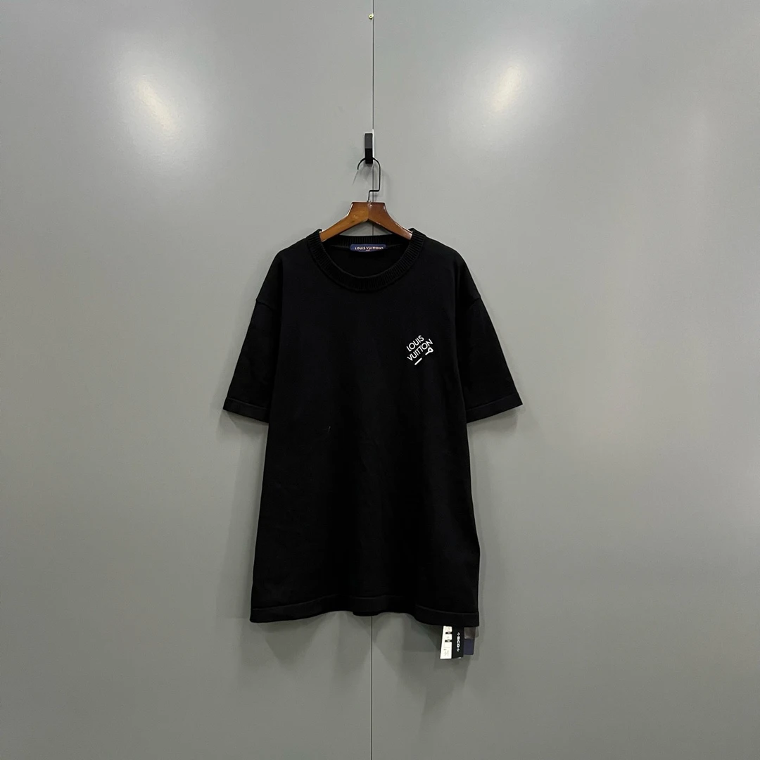 Louis Vuitton 黑色别针logo刺绣短袖 XL码/全新/公价12000/吊牌