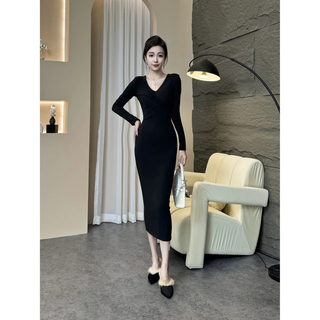 秋装新款女法式V领中长款显白气质修身包臀连衣裙打底裙20638