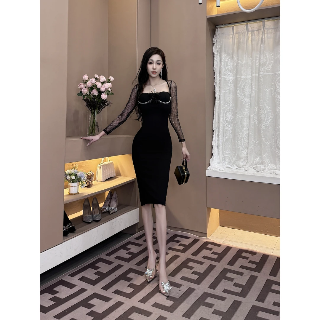 2024春装新款名媛气质网纱拼接挂脖修身显瘦连衣裙礼服长裙20165