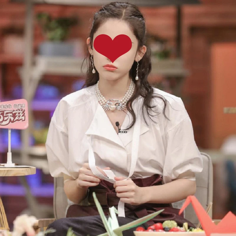 夏装白色泡泡袖设计感小众衬衫上衣服女V领法式古力娜扎同款