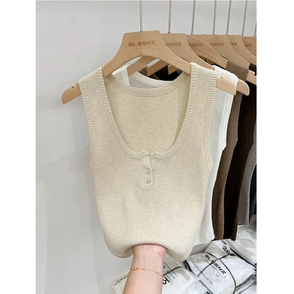 四季百搭两粒扣针织背心女修身短款内搭显瘦U领无袖打底衫遮副乳