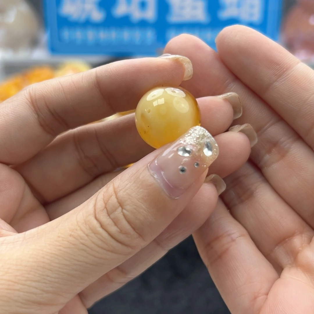 琥珀珠宝奇石未镶嵌